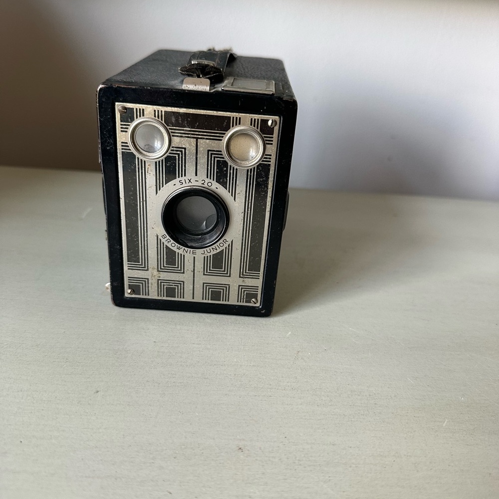 Vintage brownie junior six -20 camera
